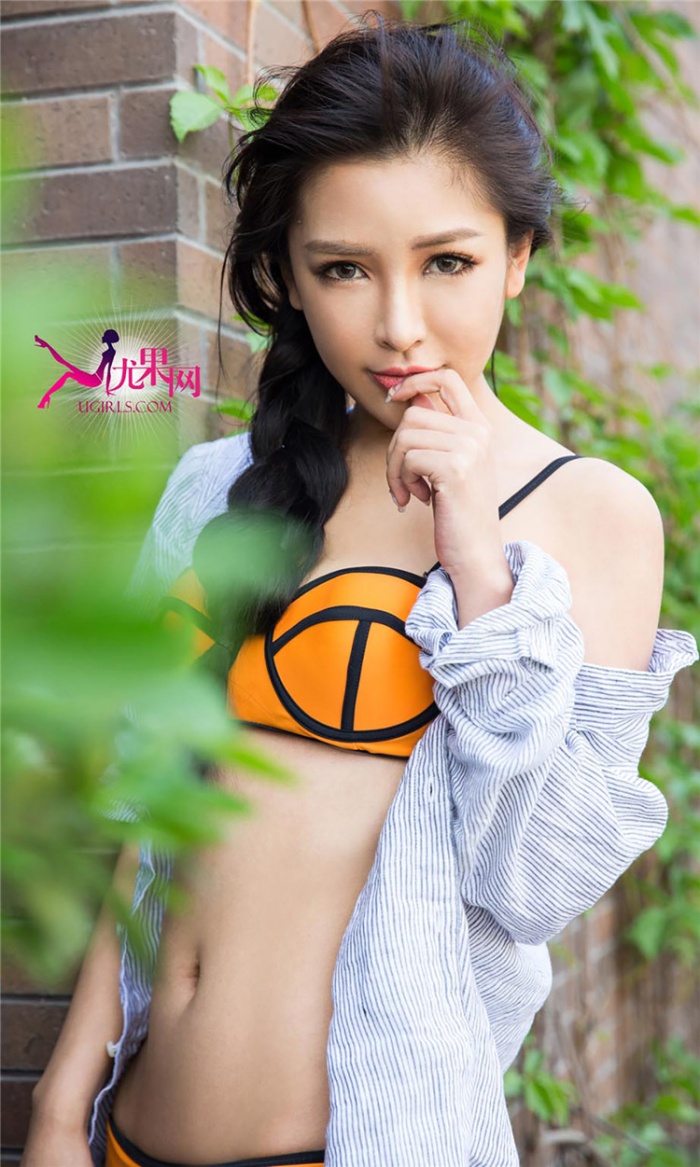 风骚美女戴小唯户外性感比基尼写真照片(第15页)