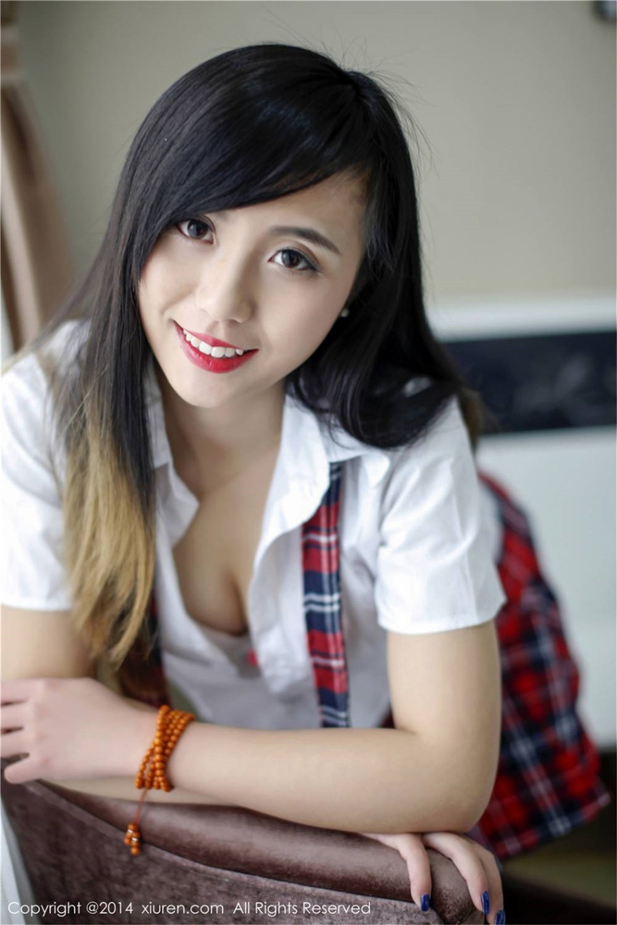 JK制服美女谢忱倬室内解扣性感美乳诱惑写真图片(第84页)