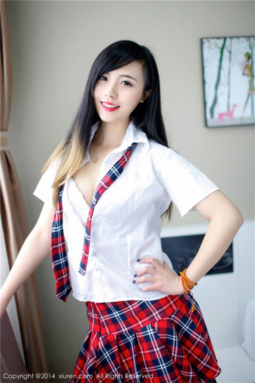 JK制服美女谢忱倬室内解扣性感美乳诱惑写真图片(第92页)