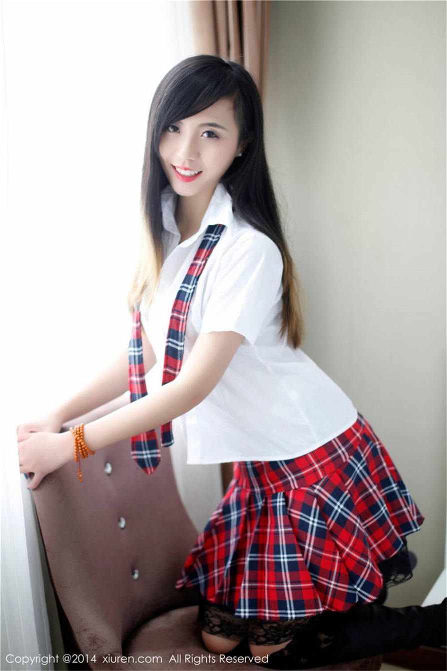 JK制服美女谢忱倬室内解扣性感美乳诱惑写真图片(第94页)