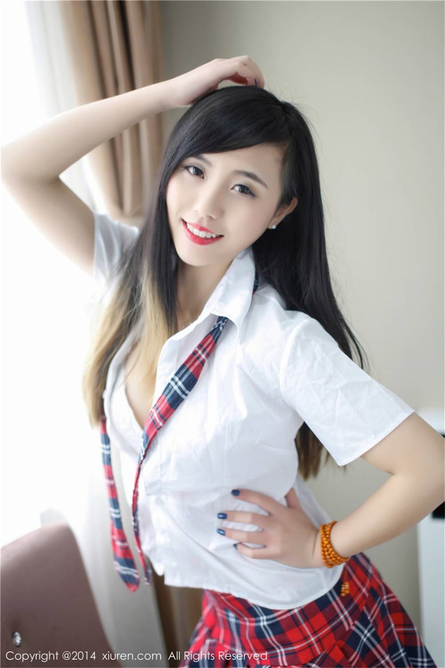 JK制服美女谢忱倬室内解扣性感美乳诱惑写真图片(第95页)