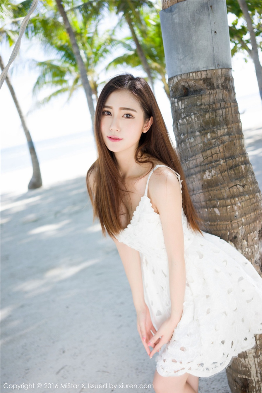 甜美可人美女SISY思户外性感泳装白嫩乳沟诱惑写真照片(第34页)