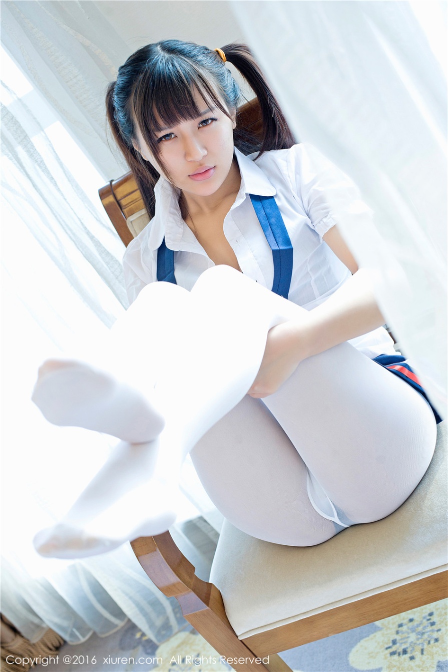 可爱学生妹李佳瞳床上JK制服写真照片(第7页)