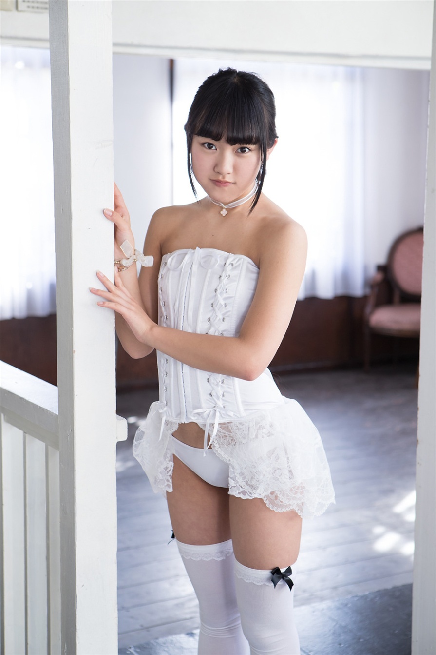 日本美少女香月りお室内蕾丝紧身衣私房写真图片(第5页)