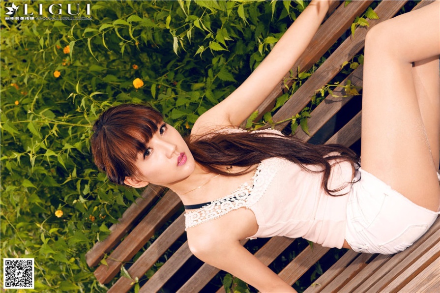 冷艳美女司琪户外高跟美腿写真图片(第22页)