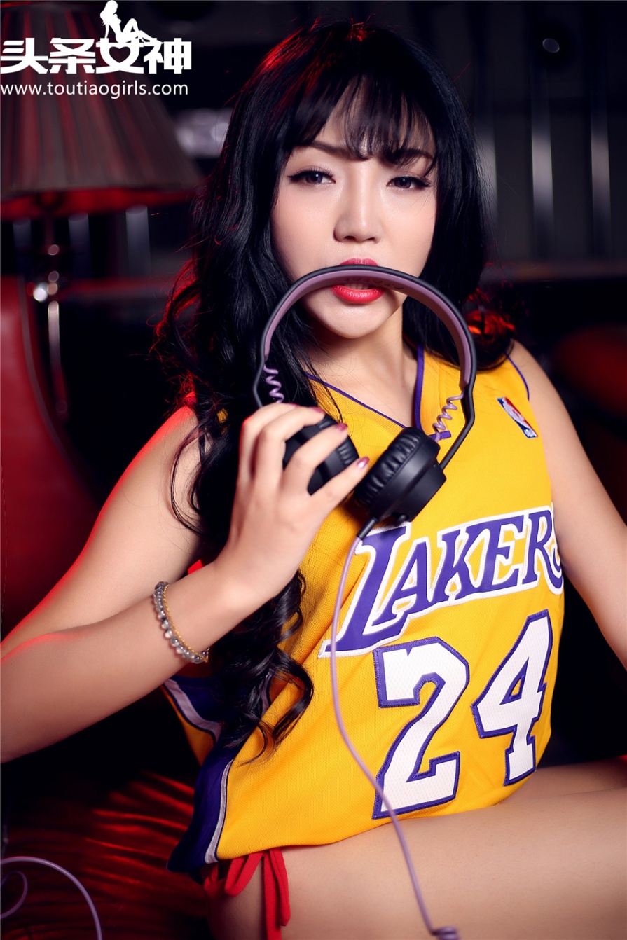 比基尼美女林茜电音女DJ现场写真照片(第13页)