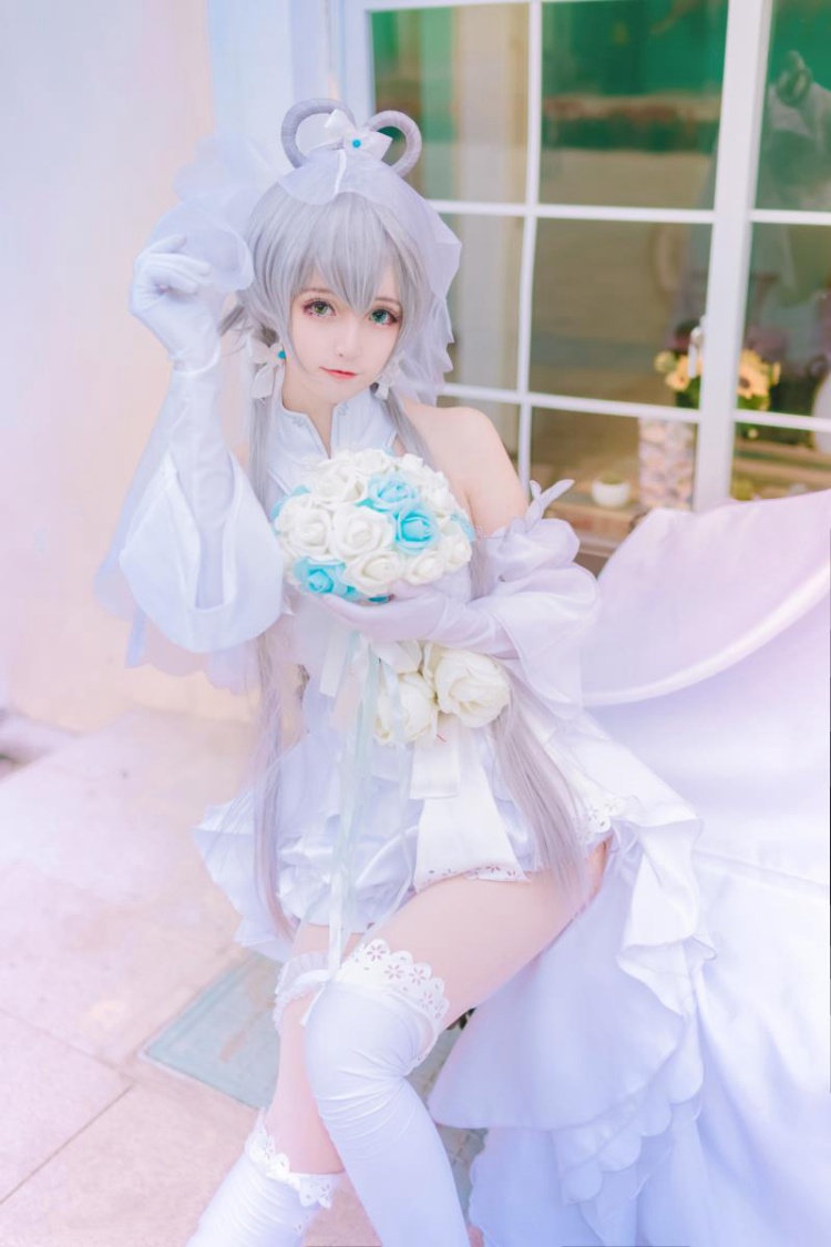 清纯美少女cosplay洛天依花嫁白丝美腿写真图片(第7页)