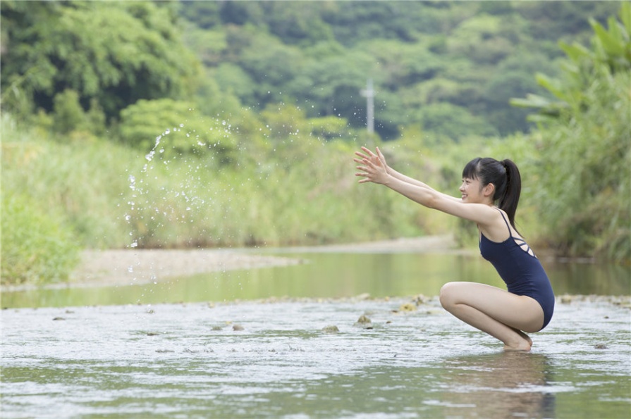 日本美女森戸知沙希户外JK制服写真图片(第13页)