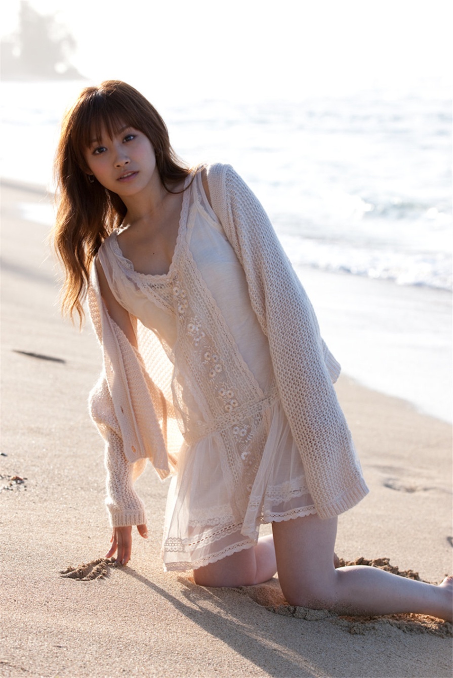 日本美女高橋愛女仆制服写真照片(第15页)