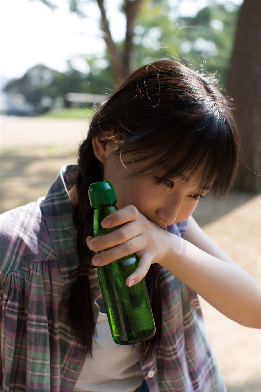 清纯学生妹鞘師里保户外唯美写真照片(第4页)