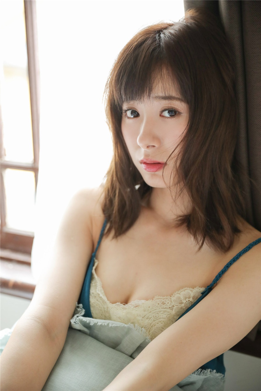 日本美女生田衣梨奈性感比基尼写真图片(第70页)