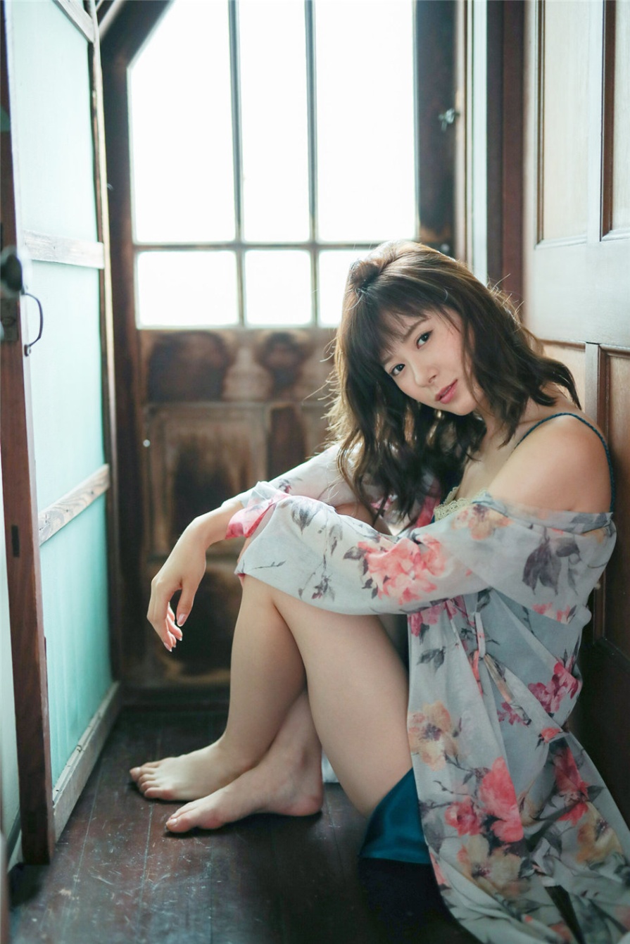 日本美女生田衣梨奈性感比基尼写真图片(第77页)