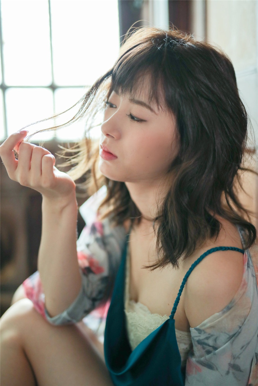 日本美女生田衣梨奈性感比基尼写真图片(第79页)
