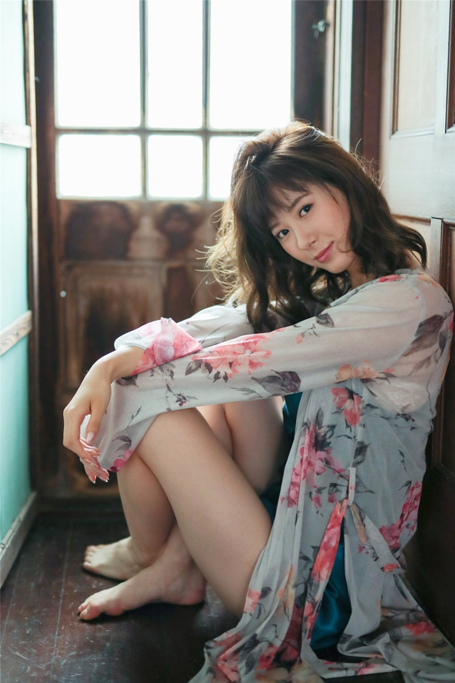 日本美女生田衣梨奈性感比基尼写真图片(第84页)