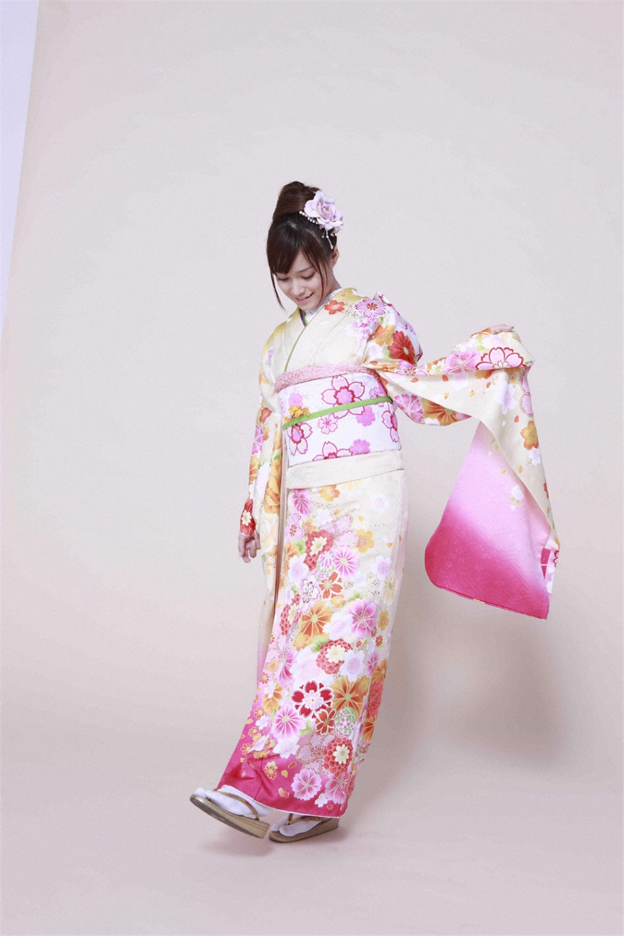 日本美女亀井絵里百变制服写真照片(第70页)