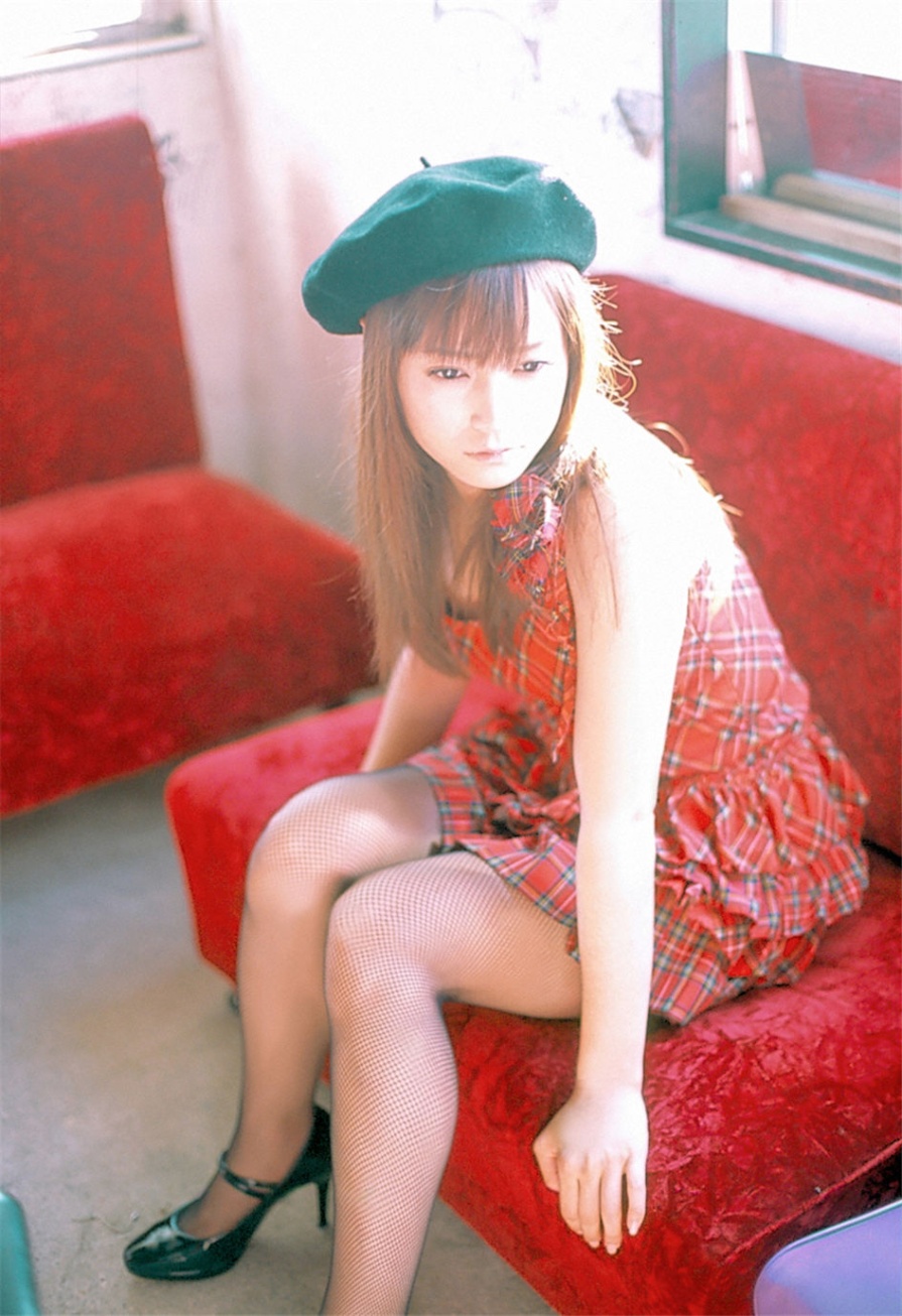 日本美女亀井絵里百变制服写真照片(第85页)