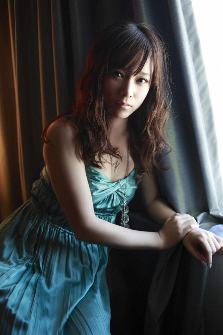 日本美女亀井絵里百变制服写真照片(第103页)