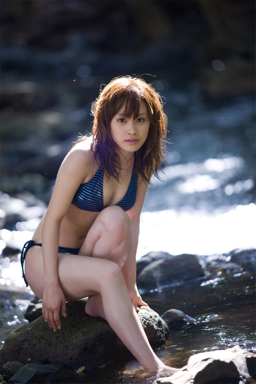 日本美女高橋愛户外性感比基尼写真照片(第35页)