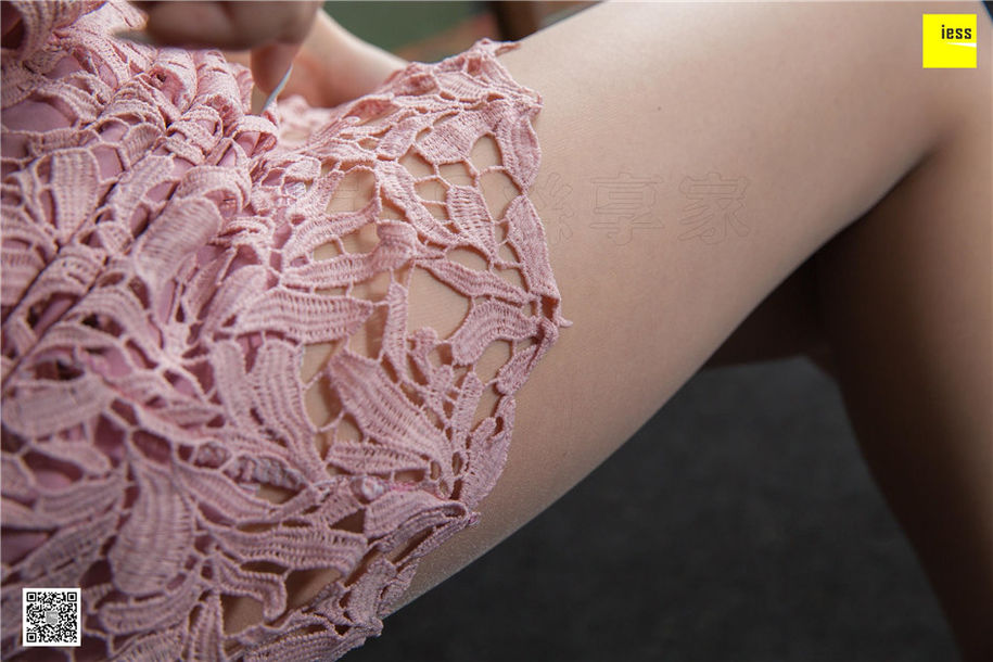 IESS异思趣向 - 模特：气质美女云芝缕空透视装私房写真图片(第66页)