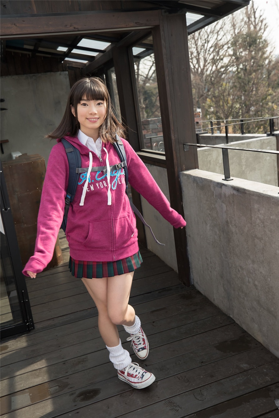日本学生妹東雲せな性感美腿街拍写真图片(第7页)