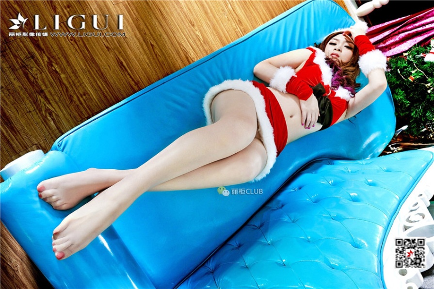 超短裙美女允儿白皙美足私房写真图片(第16页)