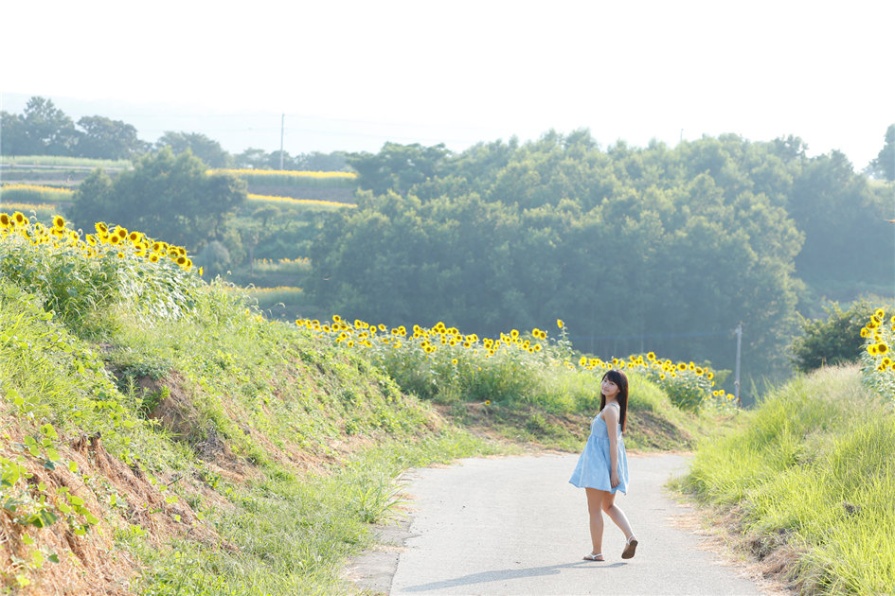 日本清纯美女鞘師里保户外JK制服写真图片(第58页)