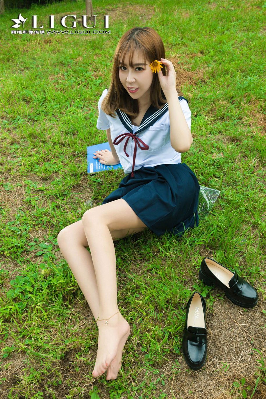 清纯学生妹Vicky户外雪白美足写真图片(第21页)
