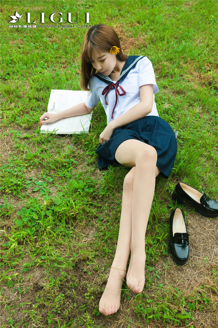 清纯学生妹Vicky户外雪白美足写真图片(第23页)