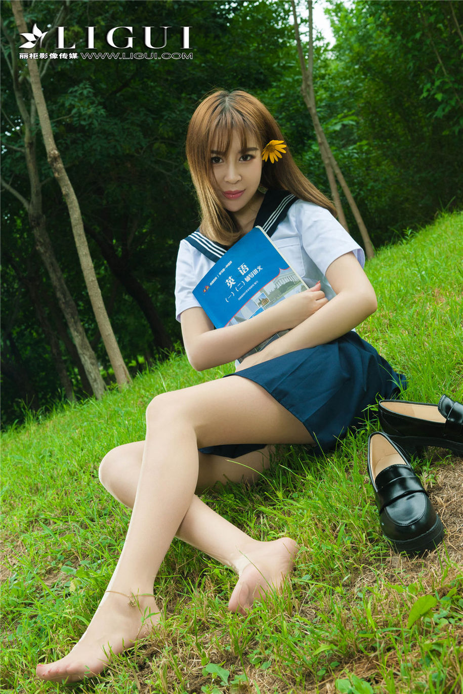 清纯学生妹Vicky户外雪白美足写真图片(第39页)