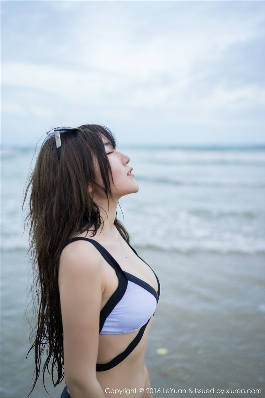 风骚美女冷不丁海边性感内衣写真图片(第26页)