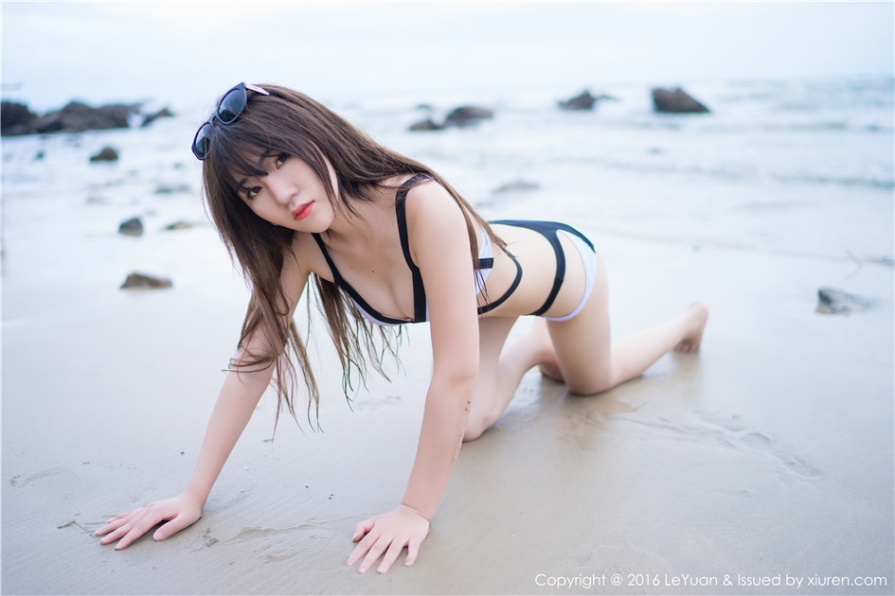 风骚美女冷不丁海边性感内衣写真图片(第27页)