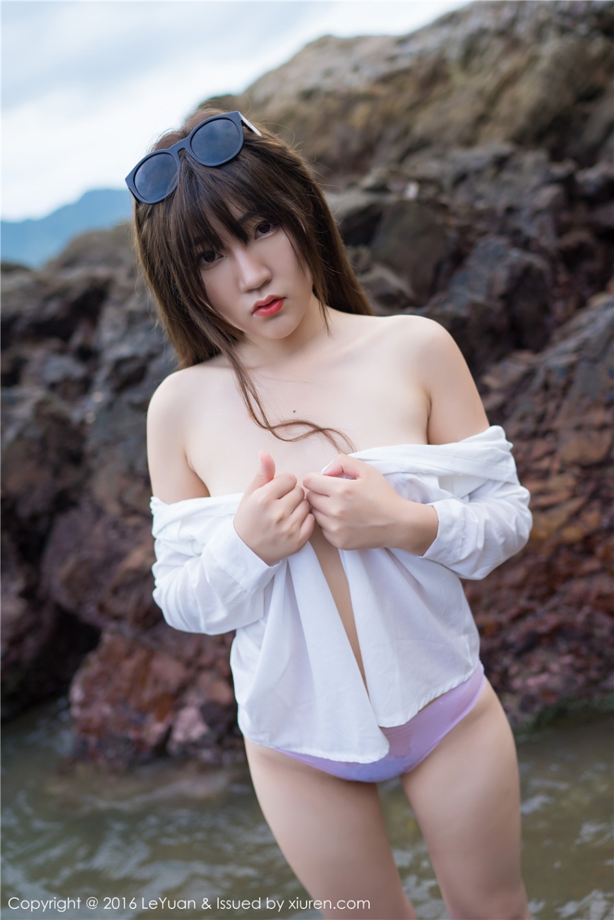 风骚美女冷不丁海边性感内衣写真图片(第45页)