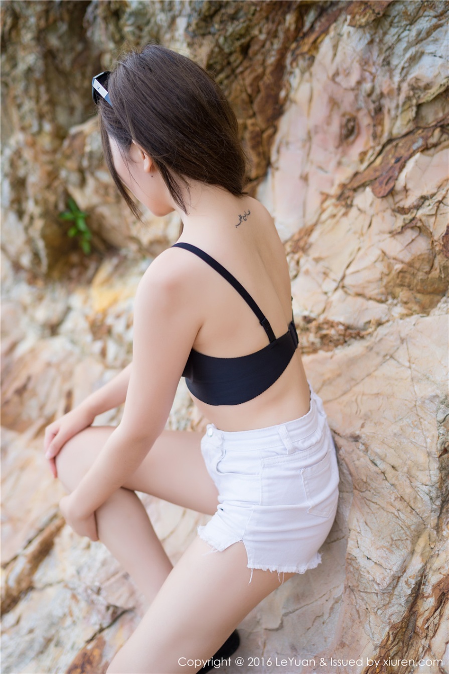 气质美女冷不丁海边雪白长腿写真照片(第40页)
