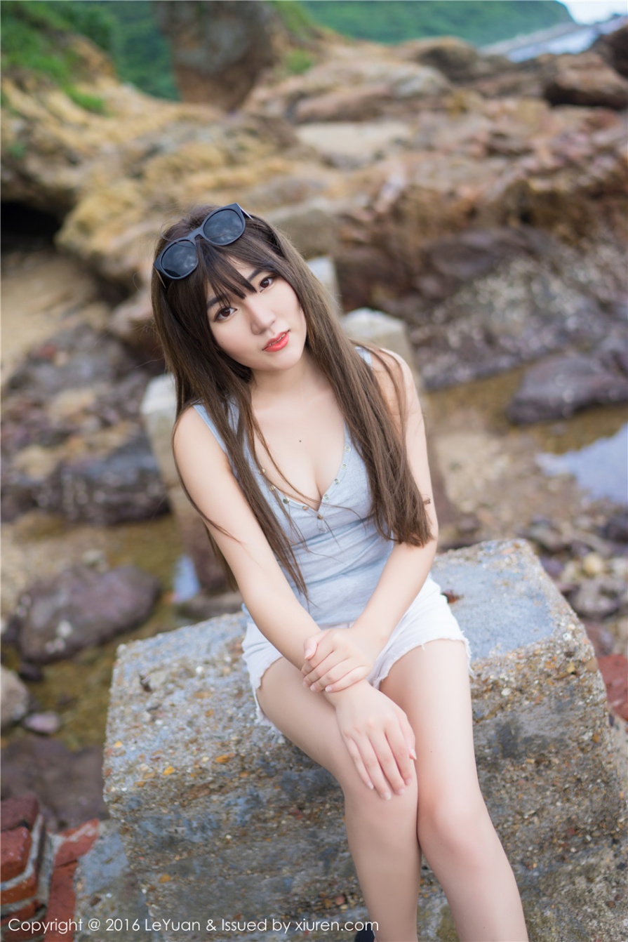气质美女冷不丁海边雪白长腿写真照片(第44页)