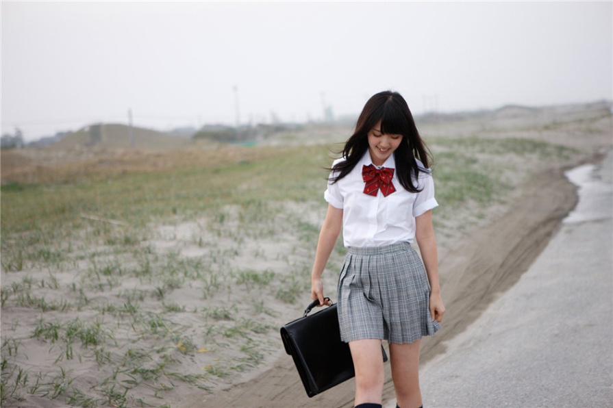 日本可爱美女鈴木愛理性感泳装写真图片(第44页)
