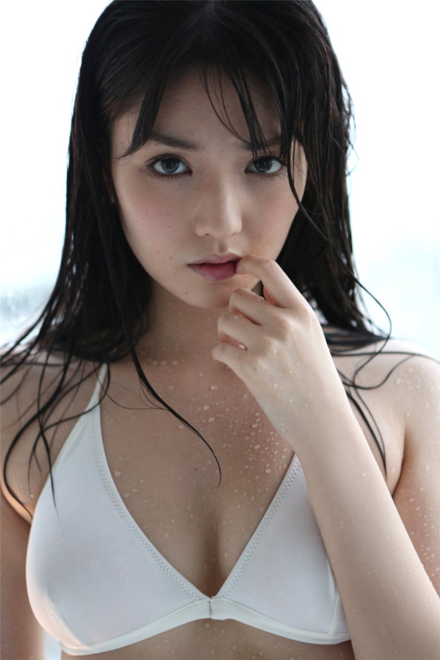 日本嫩模美女道重さゆみ比基尼白皙肌肤诱惑写真图片(第4页)