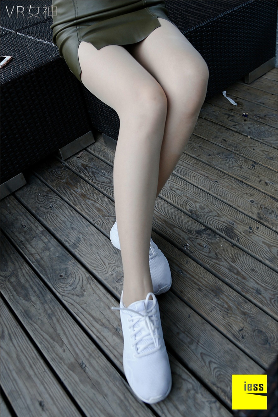 气质美女SASA白色丝袜美腿诱惑外景照片(第38页)