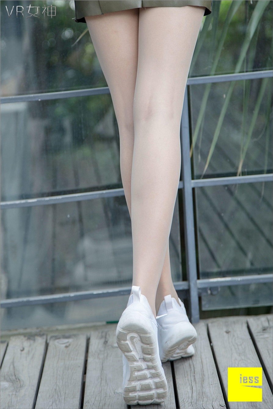 气质美女SASA白色丝袜美腿诱惑外景照片(第47页)