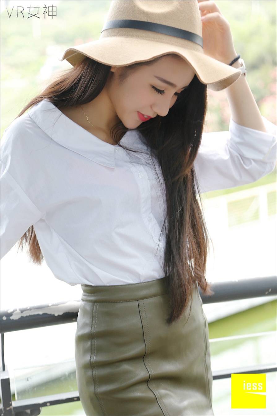 气质美女SASA白色丝袜美腿诱惑外景照片(第53页)