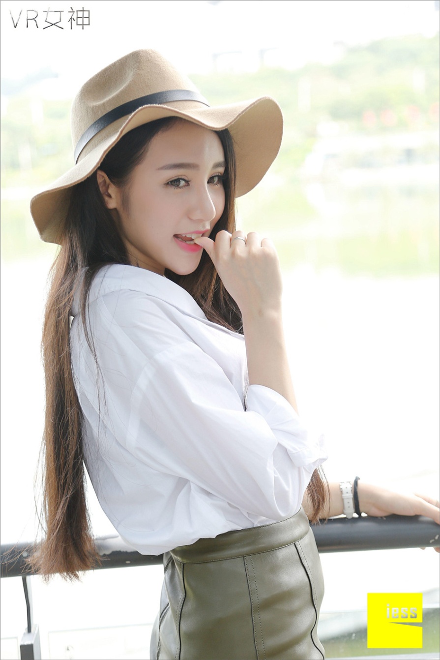 气质美女SASA白色丝袜美腿诱惑外景照片(第55页)