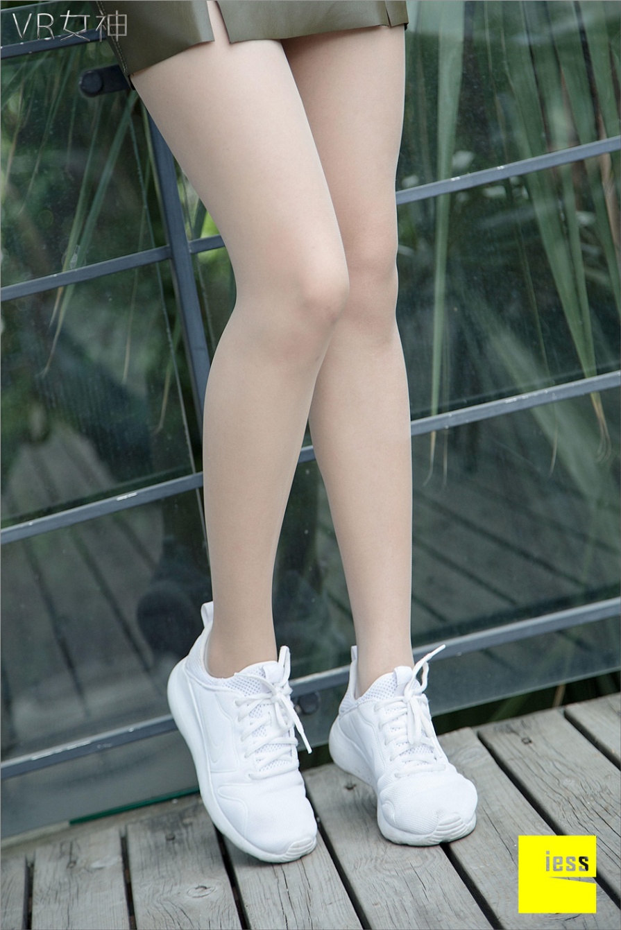 气质美女SASA白色丝袜美腿诱惑外景照片(第57页)