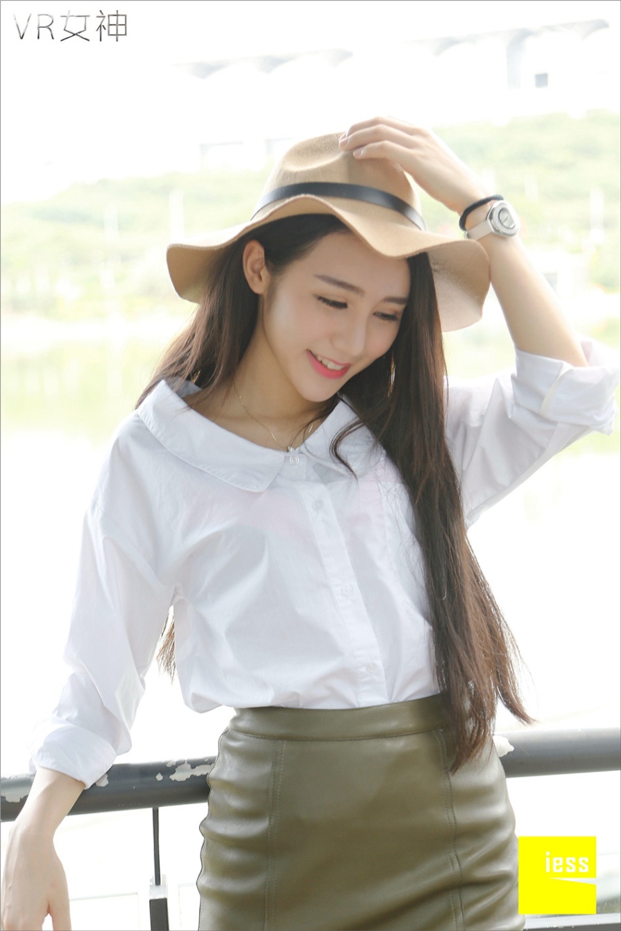 气质美女SASA白色丝袜美腿诱惑外景照片(第73页)