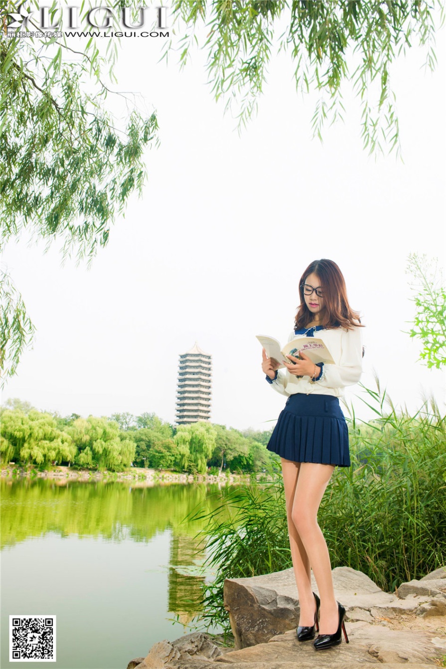 气质美女语寒学生制服户外丝袜玉足写真图片 第二辑(第24页)