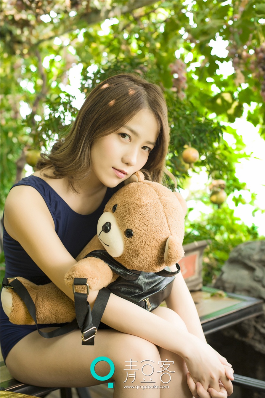 清纯美女哈拿花园内脱衣性感内衣写真(第39页)