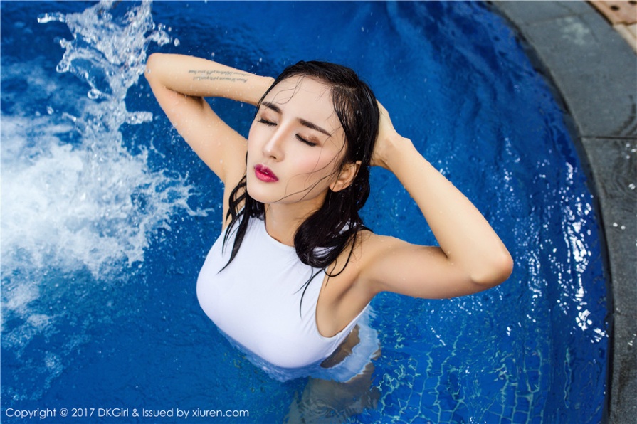 气质美女模特梅哥旅拍湿身诱惑写真(第22页)