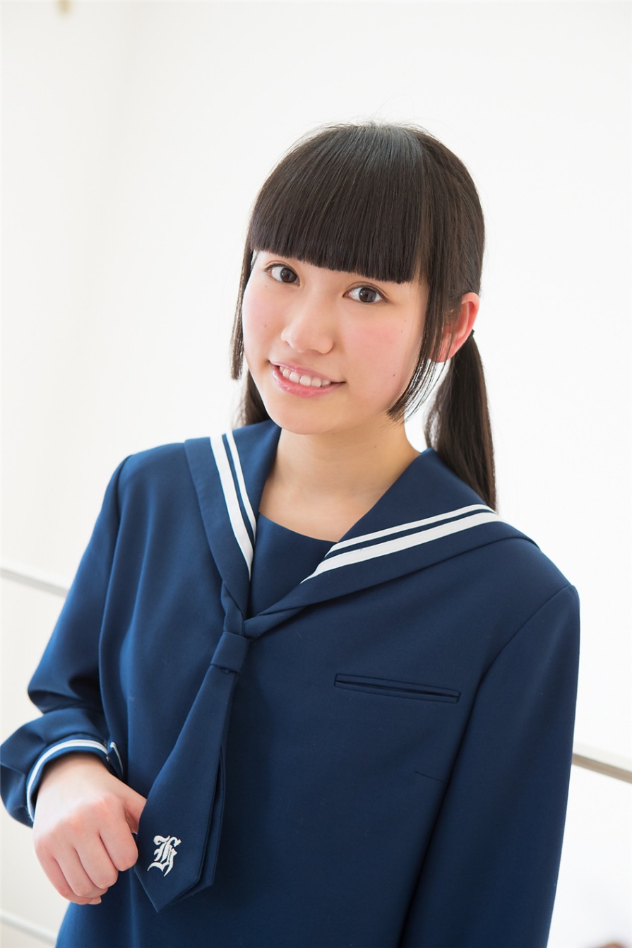 日本女学生葉月彩菜室内JK制服写真图片(第5页)