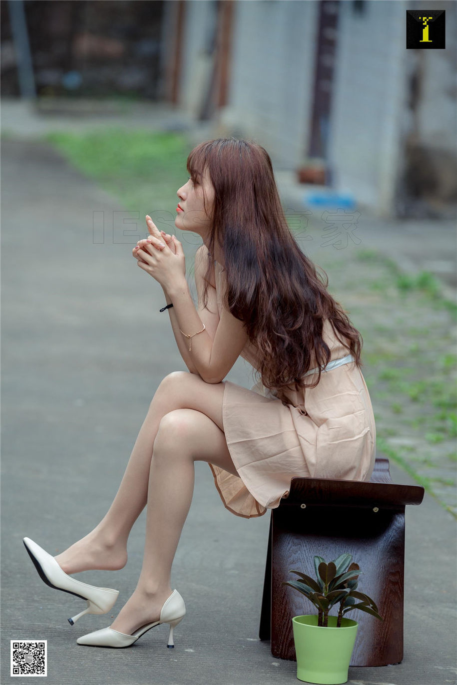 风骚美女婉萍户外性感玉足写真照片(第88页)