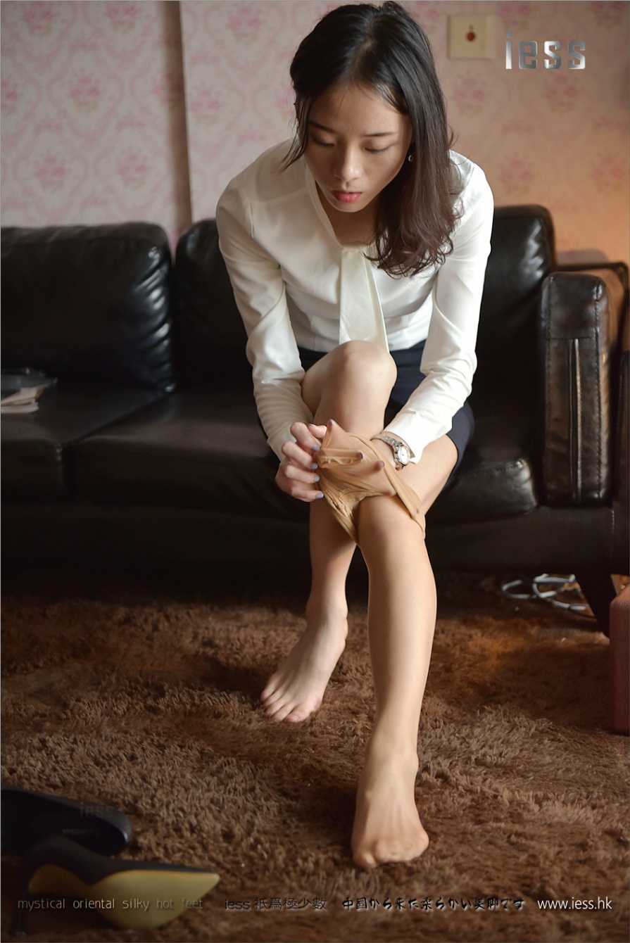 短裙美女居家性感玉足丝袜诱惑写真(第26页)
