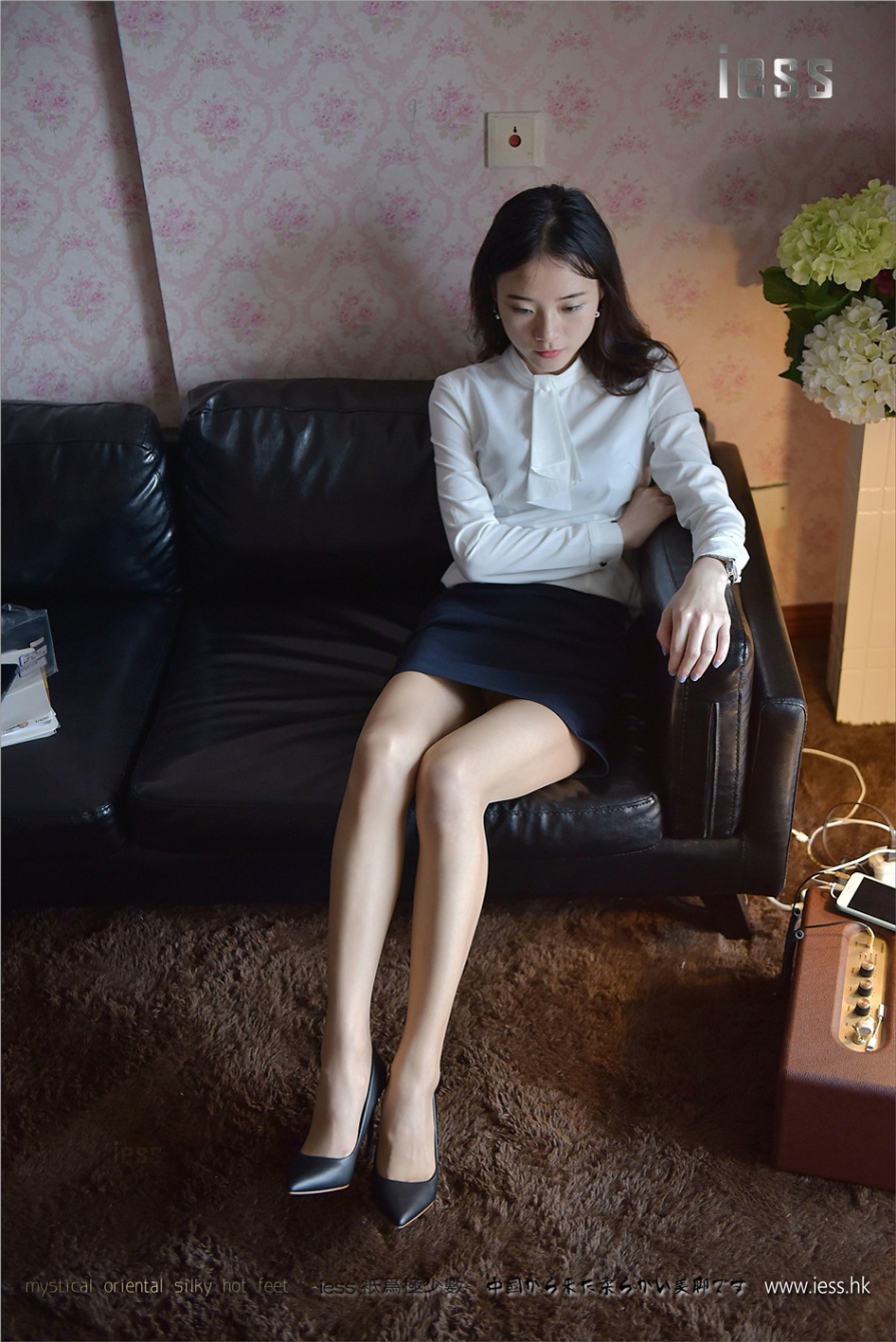 短裙美女居家性感玉足丝袜诱惑写真(第31页)