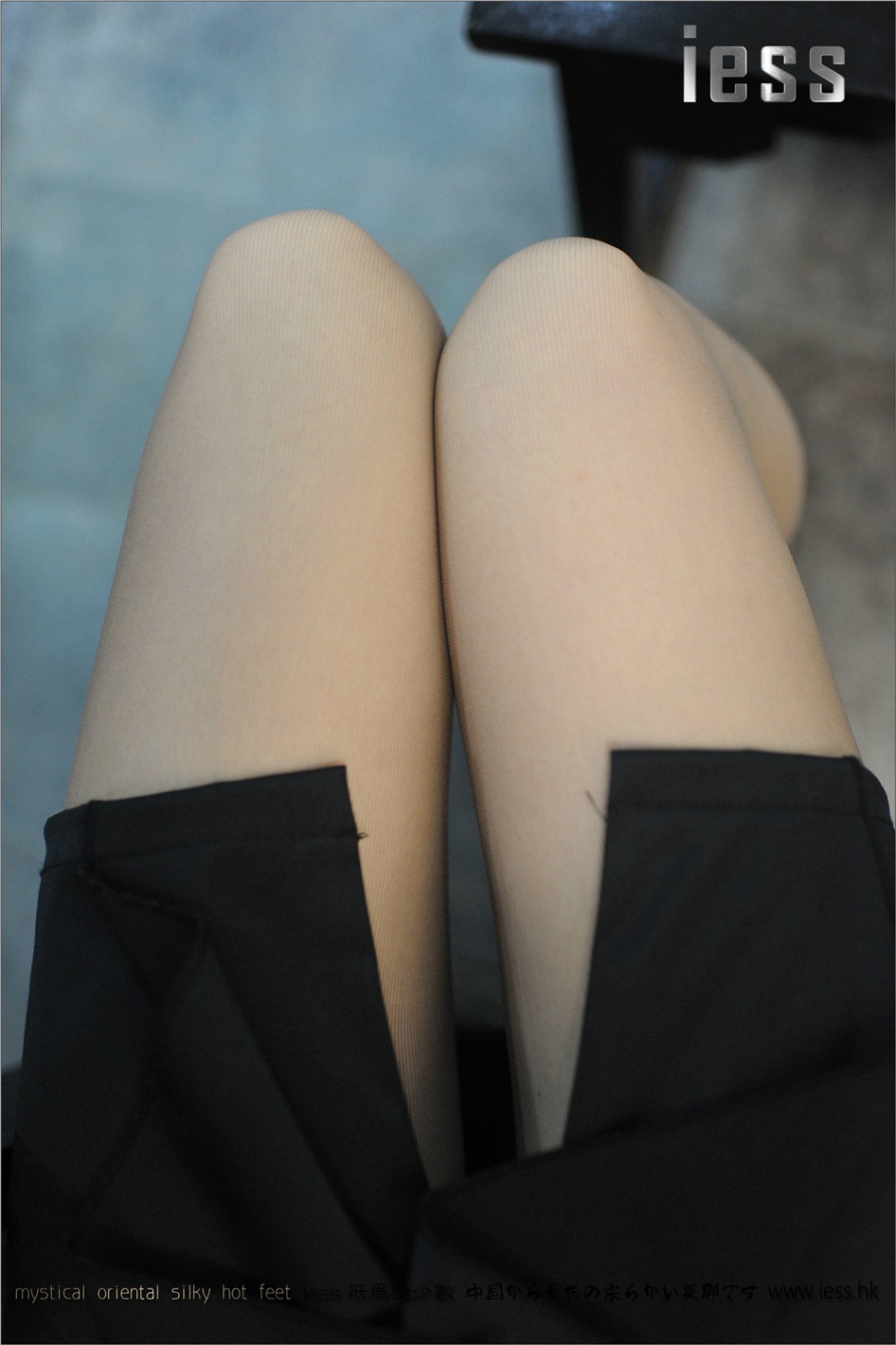 超短裙美女办公室性感丝袜玉足写真图片(第57页)